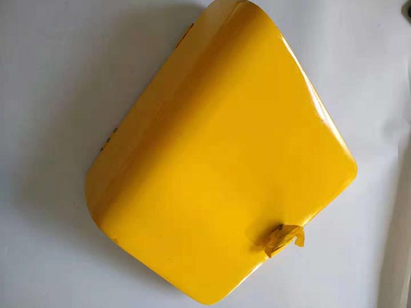 后机罩空滤小门