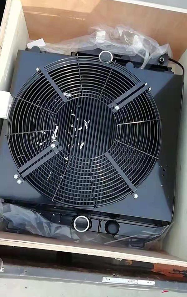 91羞羞网站入口压路机水箱总成