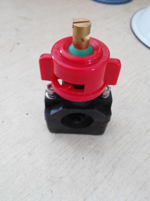 压路机水滤器图片